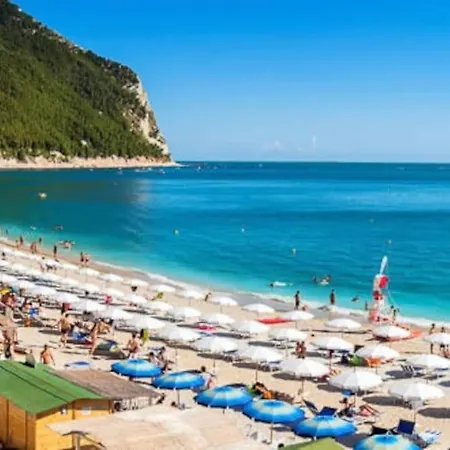 Casa Vacanza Sirolo Di Simone Semesterbostad Numana